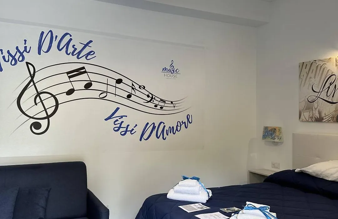 Music House Palinuro-1